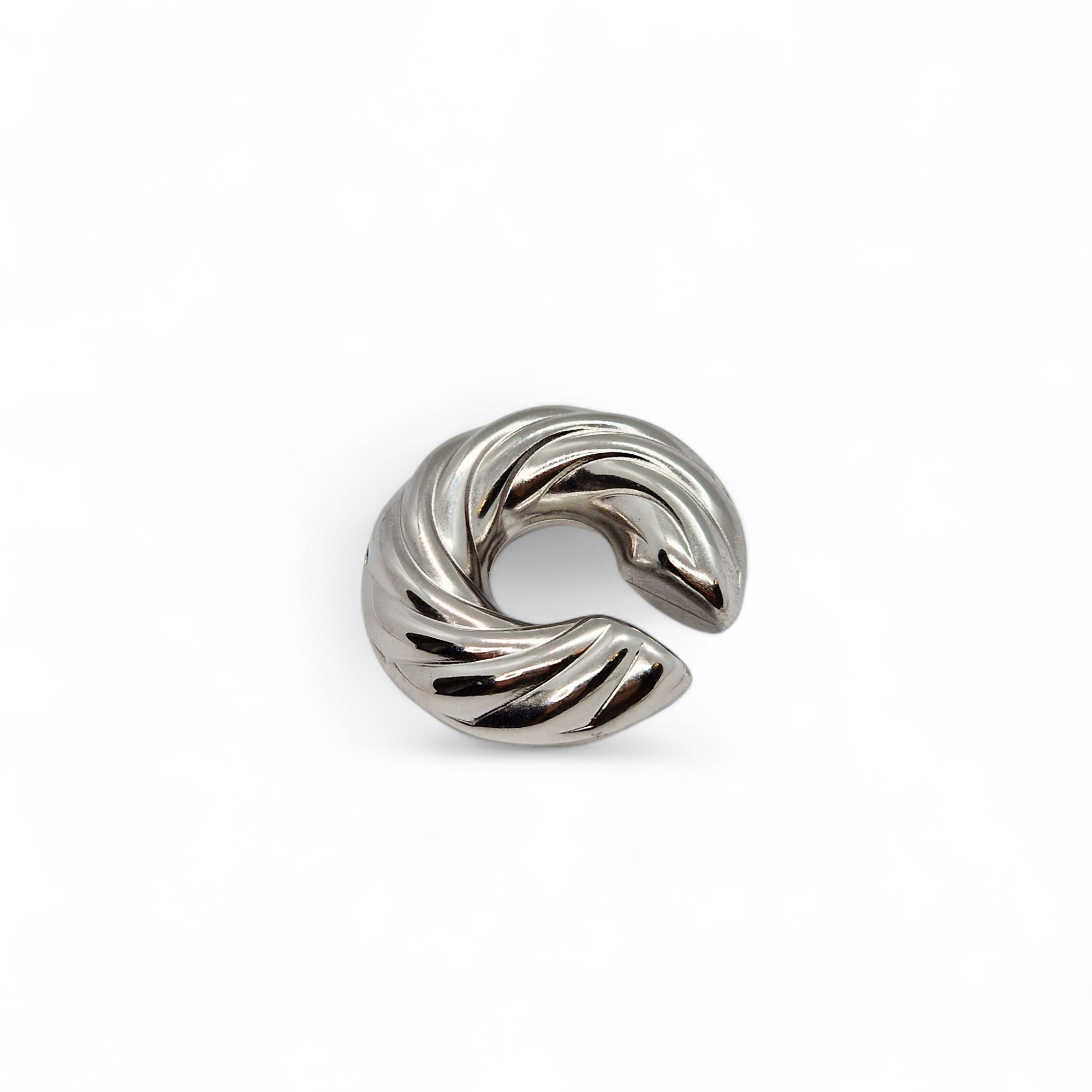 Ear Cuff enrollado en acero inoxidable